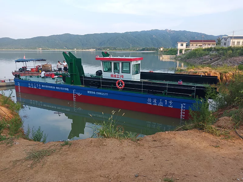 フローティング掘削機プラットフォーム