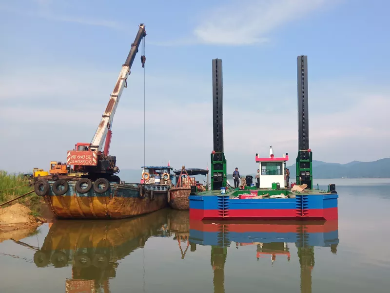 河川掘削機プラットフォーム