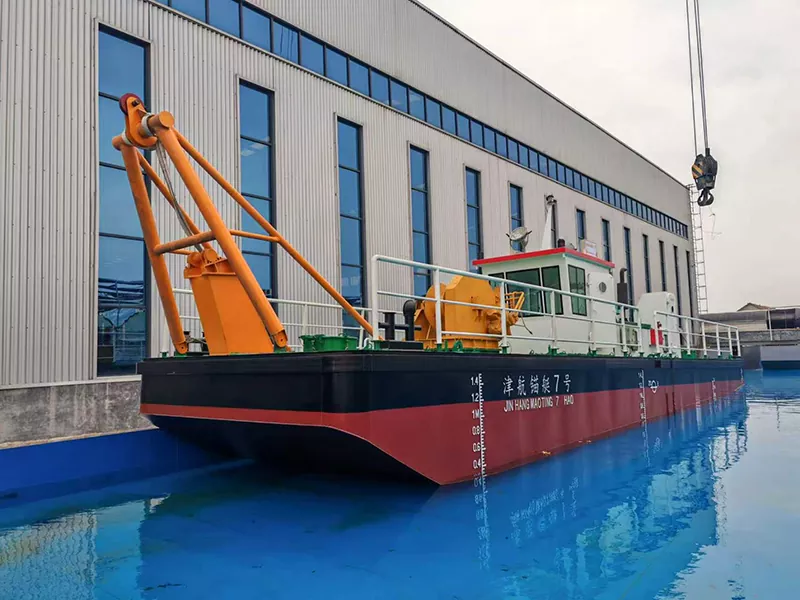 曳航タグボート